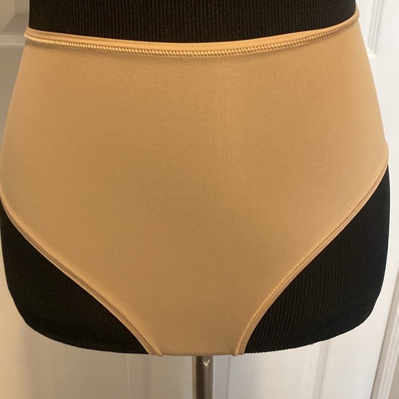 SKIMS Bra & Panty Set Sz M Color Clay NWT - Picture 4 of 9